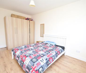 Athol Gardens, Pinner, HA5 - Photo 3