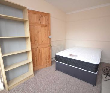 3 Bed - Pitcroft Avenue, Reading - Photo 1