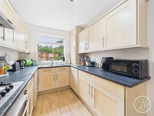 High Moor Crescent, Leeds, LS17 - Photo 1
