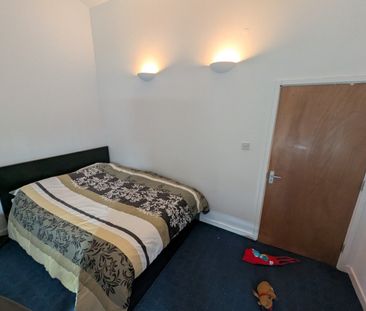 Room in a Shared House, Pomeroy Street, SE14 - Photo 6