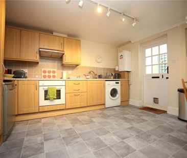 Royal Parade Mews, - Photo 3