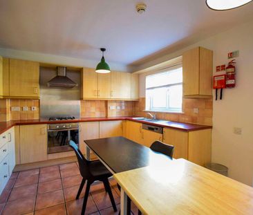 St. Davids Square Room 6 - Photo 1