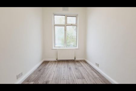 2 Bed Flat, Streatham Vale, SW16 - Photo 3