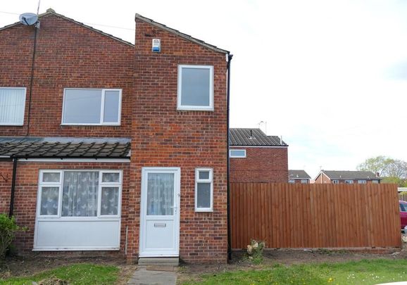 3 bedroom end of terrace house to rent - Photo 1