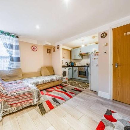 1 Bed Flat, Portland Road, SE25 - Photo 1