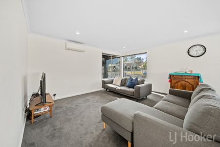 Beautifully Renovated 3-Bedroom Home - Photo 5