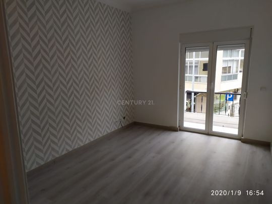 Apartamento T2 com varanda e terraço na Cova da Piedade - Photo 1