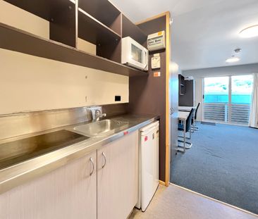 Welcome to apartment 515 in 12 Martin Square - Photo 2