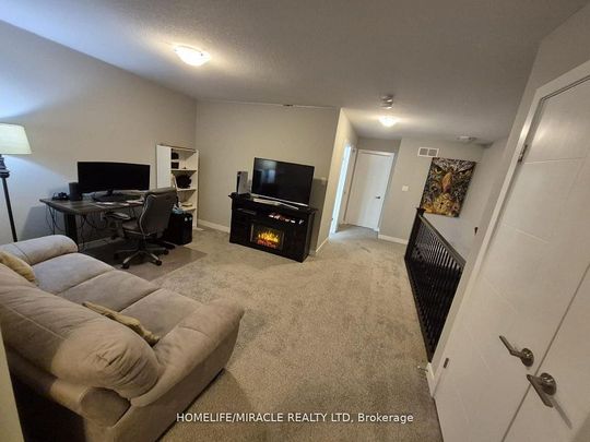 For Lease - 886 Robert Ferrie Drive, Kitchener, Ontario - Photo 1