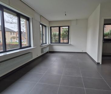 Gelijkvloers appartement met groot terras, tuin en garage. - Foto 3