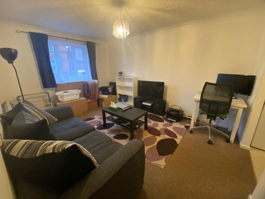 1 bedroom ground floor flat to rent - Photo 1