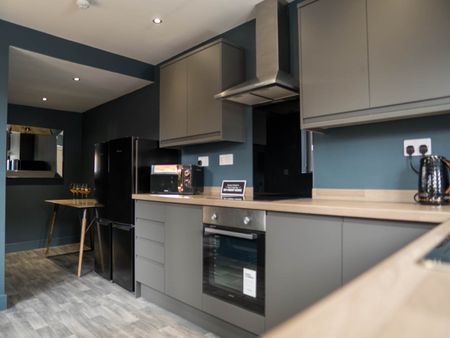 Hough Lane (room 5), Bramley, Leeds - Photo 5