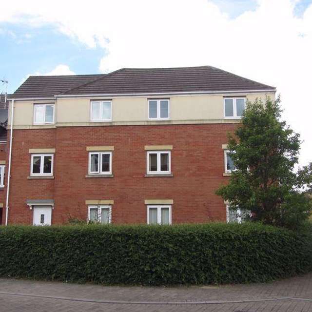 2 bedroom ground floor flat to rent - Photo 1