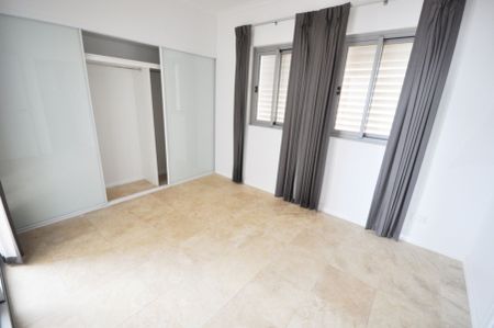 PICK OF THE CROP - Fully Furnished 2x2 - Photo 3