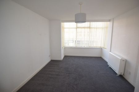 To Let 1 Bed Flat - Photo 3