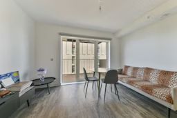 1 bedroom apartment - Photo 3