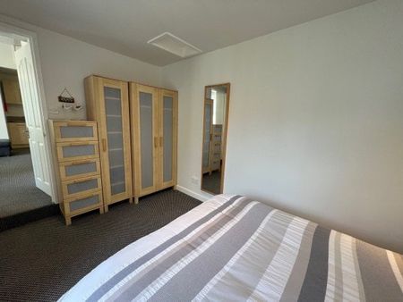 Clifton Drive North, Lytham St.Annes - Photo 4