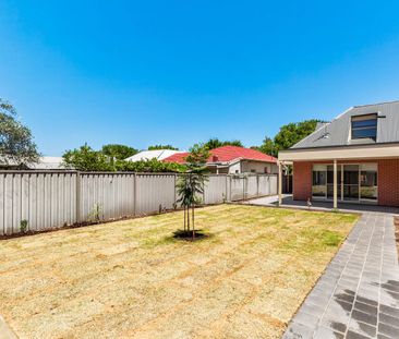 Surprisingly spacious and superbly located. - Photo 3