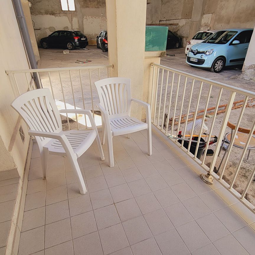 13014 - T1 MEUBLE au RDC avec balcon et parking - Photo 1