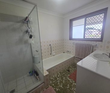 Waterfront Three Bedroom Home! - Photo 4