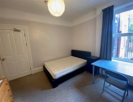 6 Bedroom Semi Detached To Let - Photo 2