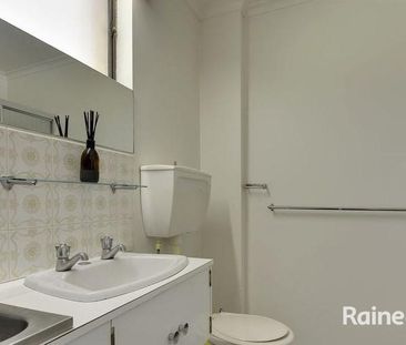 2/24 Hamilton Street, West Hobart, TAS 7000 - Photo 5