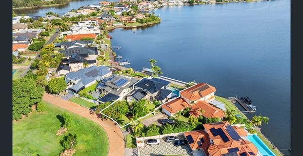 Prestige Waterfront Masterpiece with Private Jetty - Photo 1