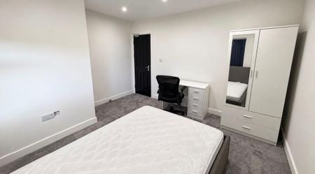1 bedroom in a house share to rent - Photo 5