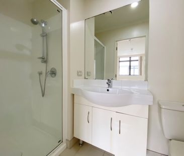 NEWMARKET - Two Bedroom Two Bathroom Apartment - Photo 4