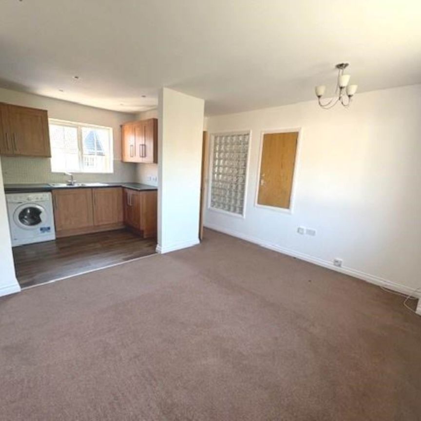Price £1,650 pcm - Available Now - Unfurnished - Photo 1