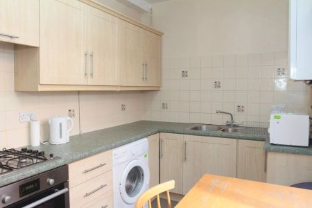 Lytton Road (3 bed) - Photo 2