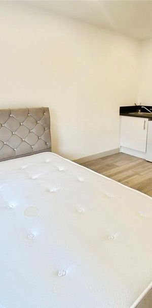 Studio to rent - Photo 1