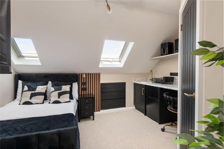 4 bedroom flat to rent - Photo 2