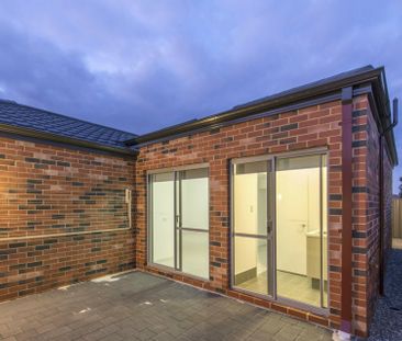 Stunning 3 Bedroom, 2 Bathroom Home with Modern Comforts - BREAK LEASE - Photo 3