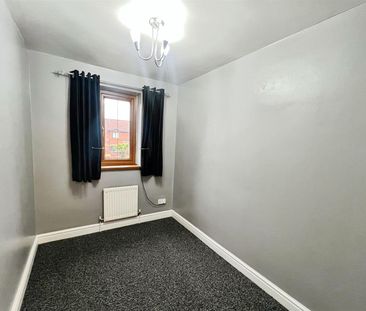 3 Bedroom Semi-Detached House for rent in Finkle Street, Bentley, D... - Photo 3