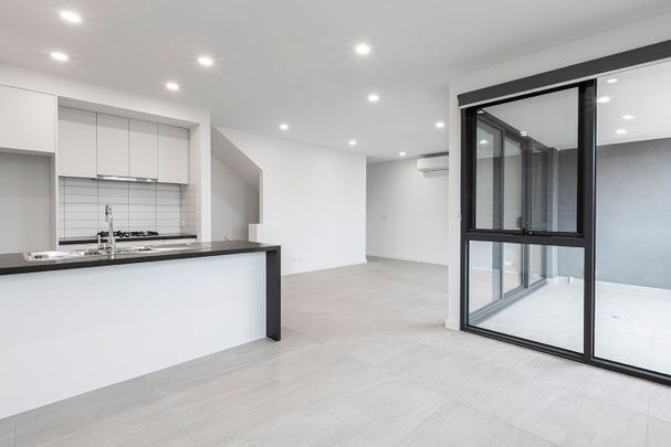 Thinking of selling? Contact our agent - Photo 1