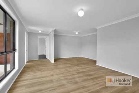 "Freshly Updated Spacious Family Home" - Photo 4