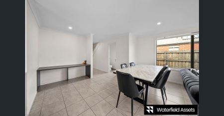 The Perfect Family Home Close to Schools, Shops & Parklands - Photo 3