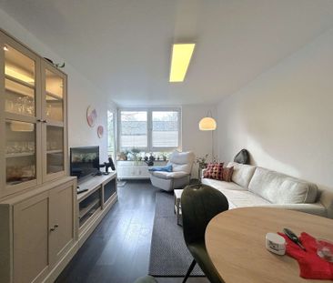 Hübsche 2,5 Zimmerwohnung mit Einbauküche und Balkon | Zentral in L... - Photo 2