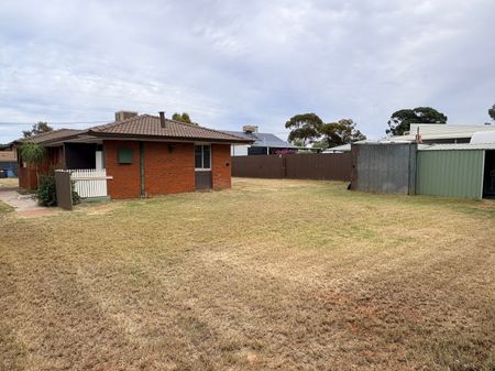 FAMILY HOME WITH LARGE YARD - Photo 2