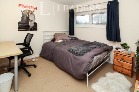 3 bedroom property to rent Kennedy Square, Leamington Spa, CV32 - Photo 4