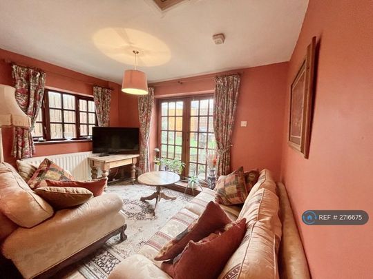 4 bedroom detached house to rent - Photo 1