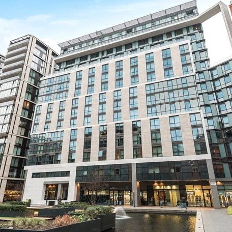 This luxury apartment comprises spacious living(125 Sq.Metres) and entertaining space with a beautiful, large reception/dining room with great views overlooking the canal and the pocket park. EPC Rating B | Council Tax Band G - Photo 1
