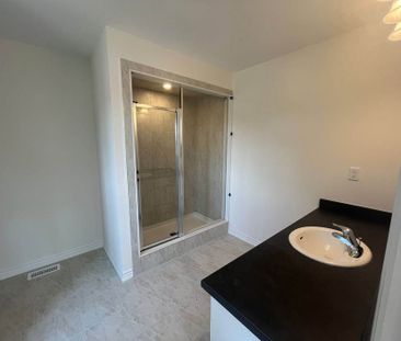 For Lease - 2 Mckernan Avenue, Brantford, Ontario - Photo 3