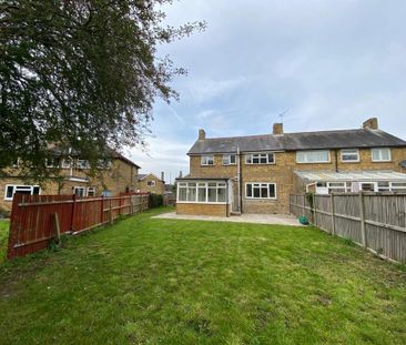 3 bedroom semi-detached house to rent - Photo 5