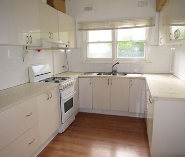 Lovely Home - in Perfect Location! - Photo 4