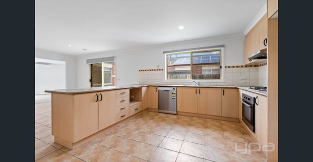 Perfect Family Home - Photo 1