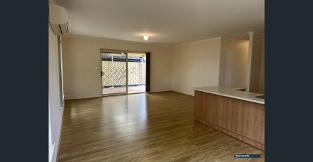 Neat 3 Bedroom Home in Evanston - Photo 5