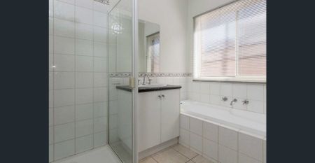 THREE BEDROOM, TWO BATHROOM, TWO LIVING IN A GREAT CENTRAL LOCATION - Photo 4