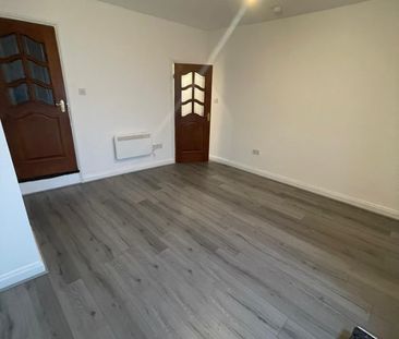 1 bed Apartment - To Let - Photo 2